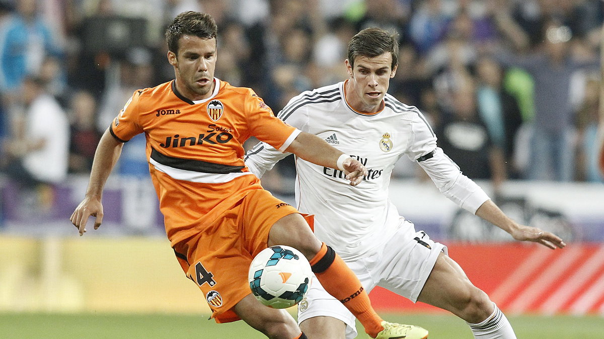 Juan Bernat (L)