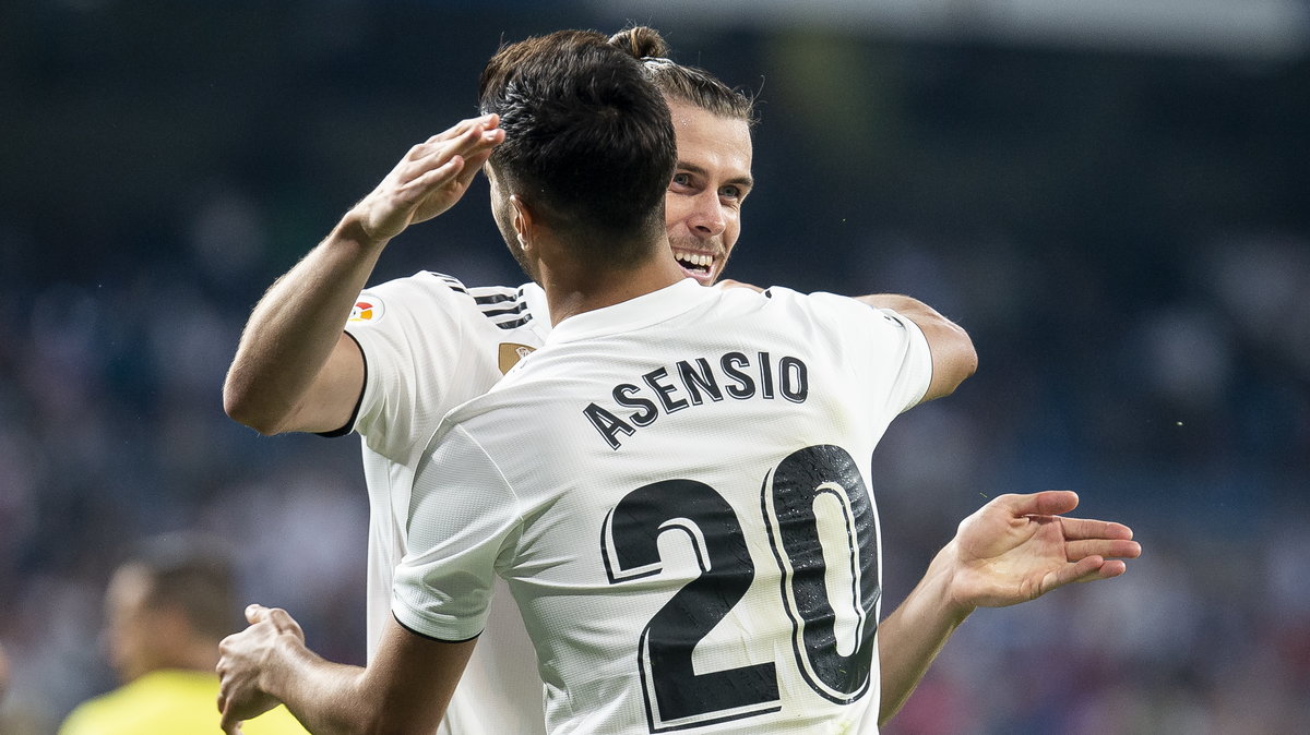 Radość Garetha Bale'a i Marco Asensio po golu w meczu Realu Madryt z Getafe (2:0)