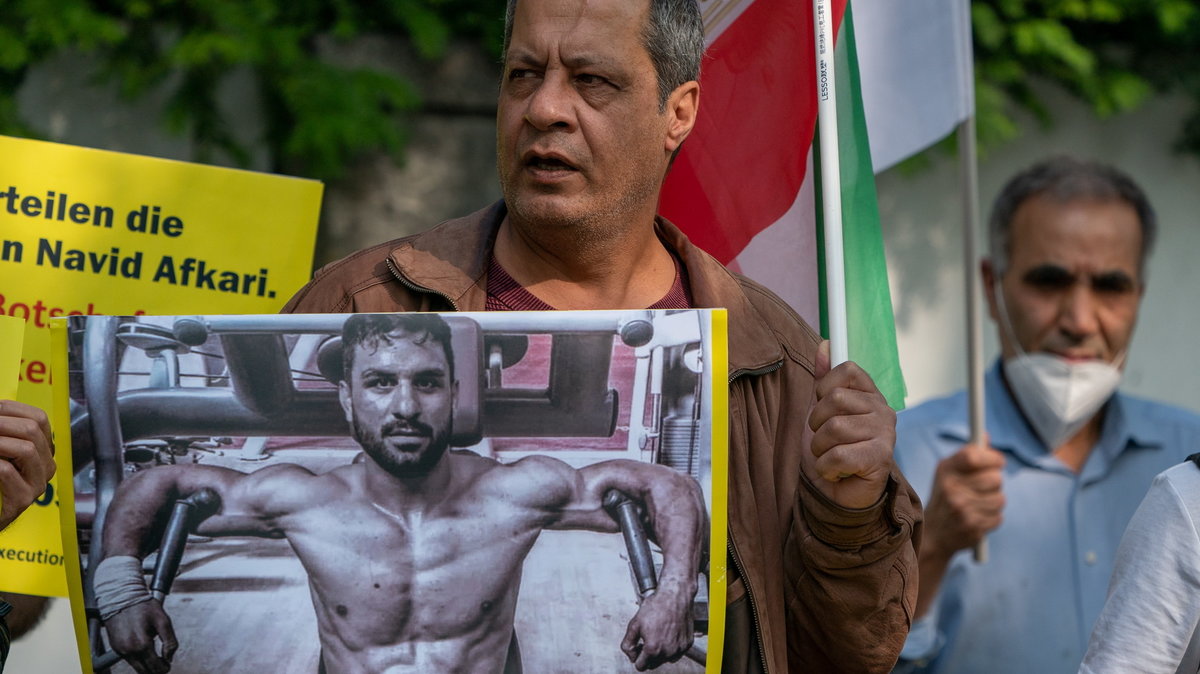 Protest pod ambasadą Iranu w Berlinie przeciwko karze śmierci dla Afkariego