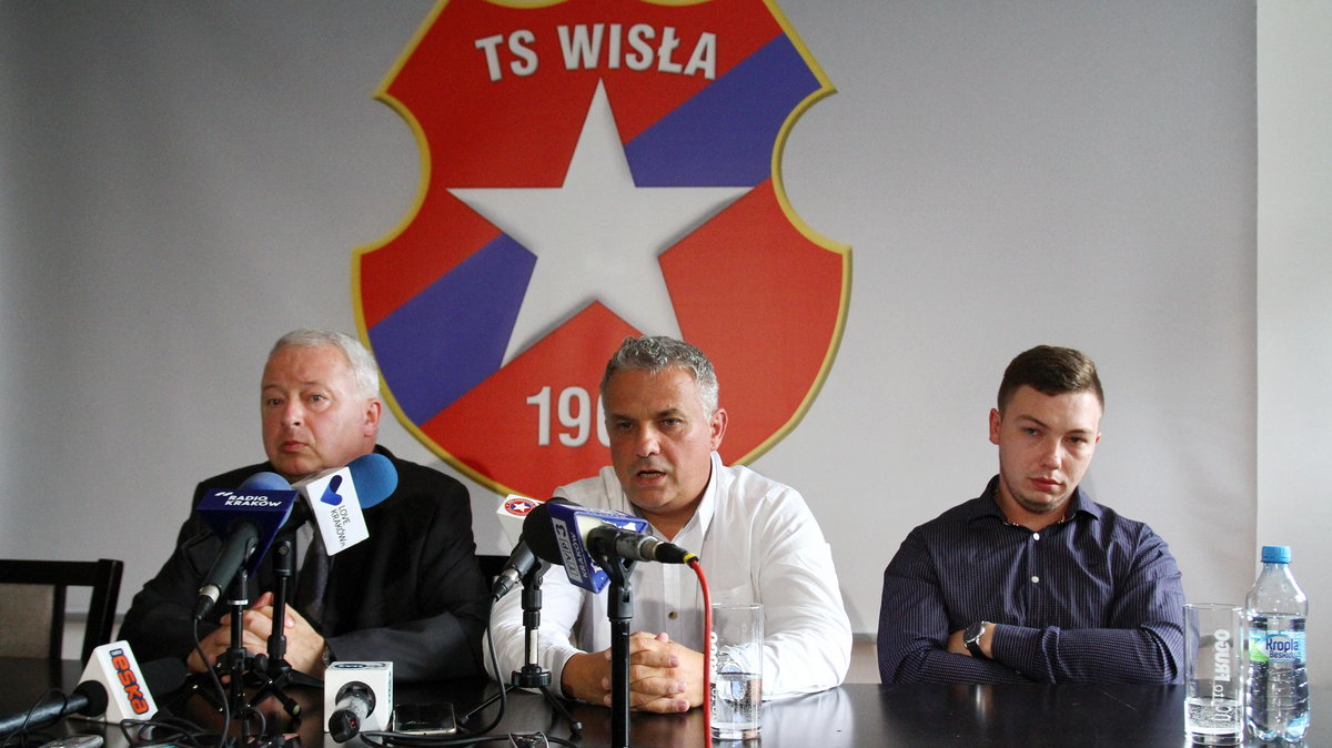 Konferencja prasowa TS Wisla Krakow na temat przyszlosci druzyny pilkarskiej 