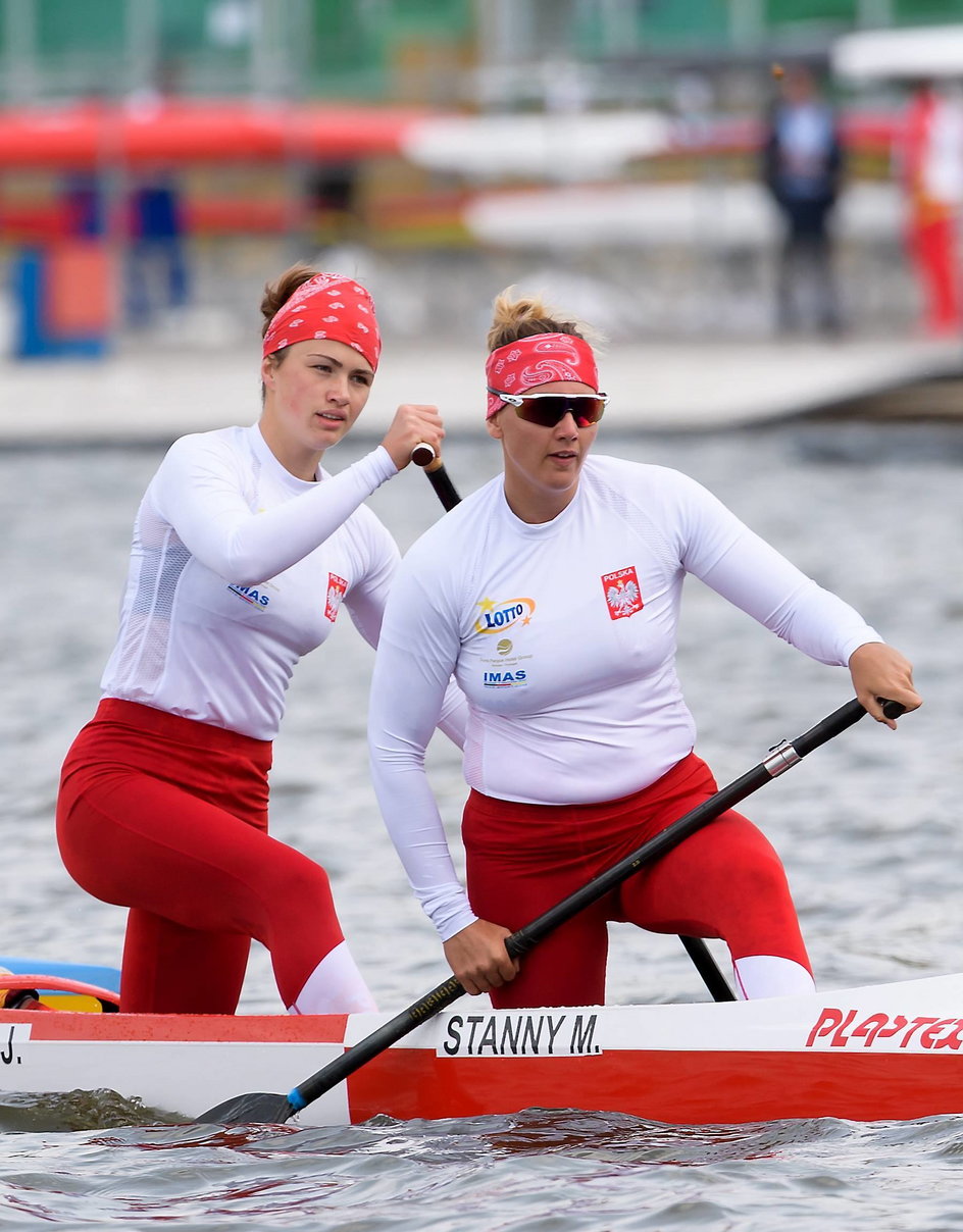  Julia Walczak (z lewej) i Magda Stanny podczas kajakarskiego Pucharu Świata w Poznaniu w 2019 roku 