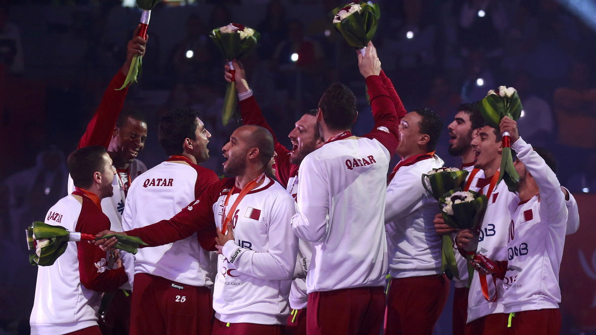 Reprezentacja Kataru świętuje srebrny medal MŚ, fot. Mohammed Dabbou / REUTERS