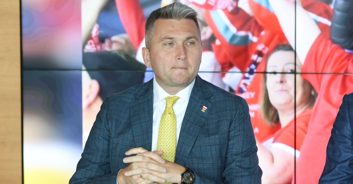 Człowiek Jacka Sasina chce "zabetonować" stanowisko. "Rządy PiS-u w soczewce"