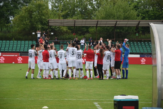 Organizacja meczu w dobie pandemii koronawirusa. Spotkanie Garbarnia Kraków - Widzew Łódź