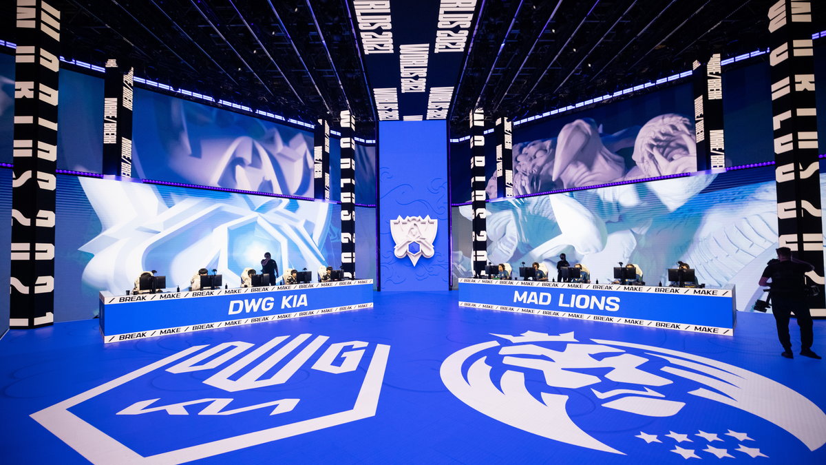 MAD Lions vs DWG KIA Worlds 2021