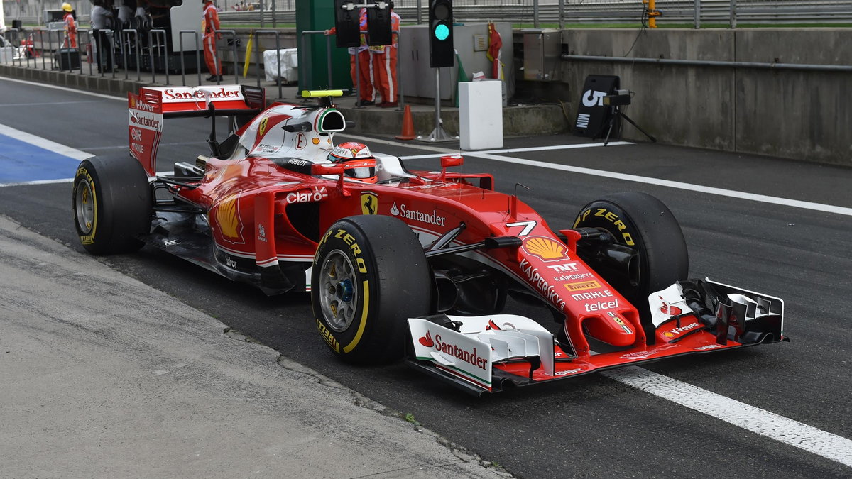 F1 drivers in full swing for Chinese Grand Prix in practice session