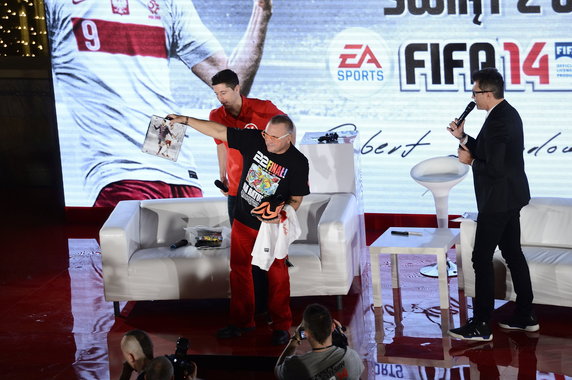 Robert Lewandowski promuje FIFA14