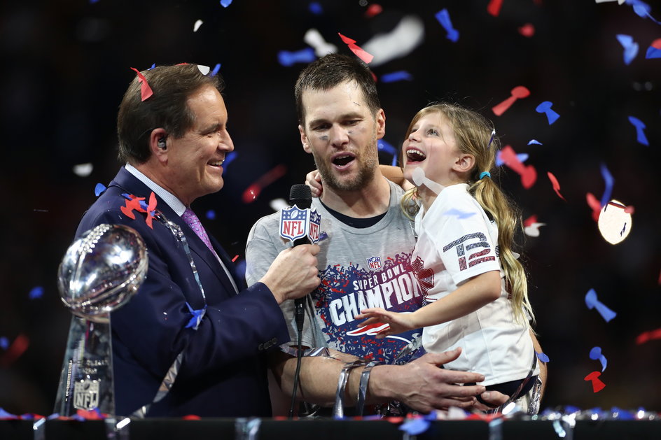 Tom Brady zdobył szóste mistrzostwo NFL i wyprzedził w tej klasyfikacji Charlesa Haleya, z którym miał do tej pory po pięć