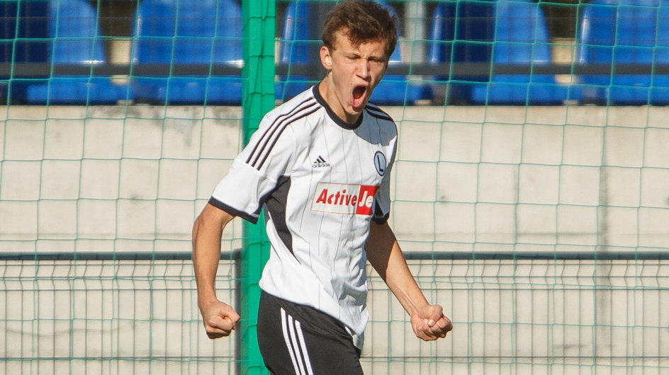 1. Krystian Bielik (Legia - Arsenal)