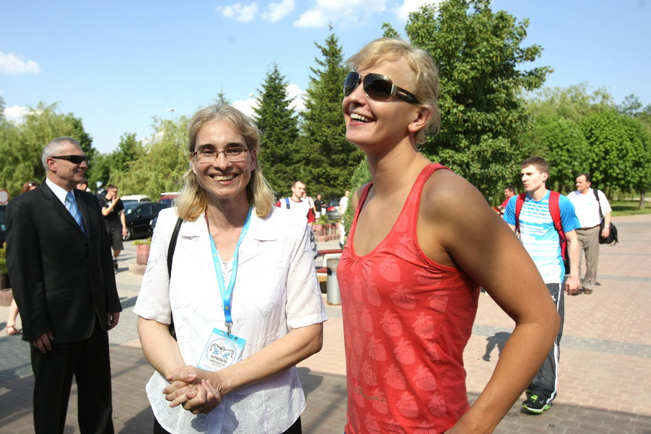 Agnieszka Czopek na pytanie dziennikarki „PS” o to, co przywiezie siostrze z igrzysk w Moskwie, Agnieszka odpowiedziała: – Miszki. Naturalnie Miszki, chociaż medal ją pewno też ucieszy. Medal jest teraz w Muzeum Sportu. Ciekawe, gdzie są wspomniane maskotki.