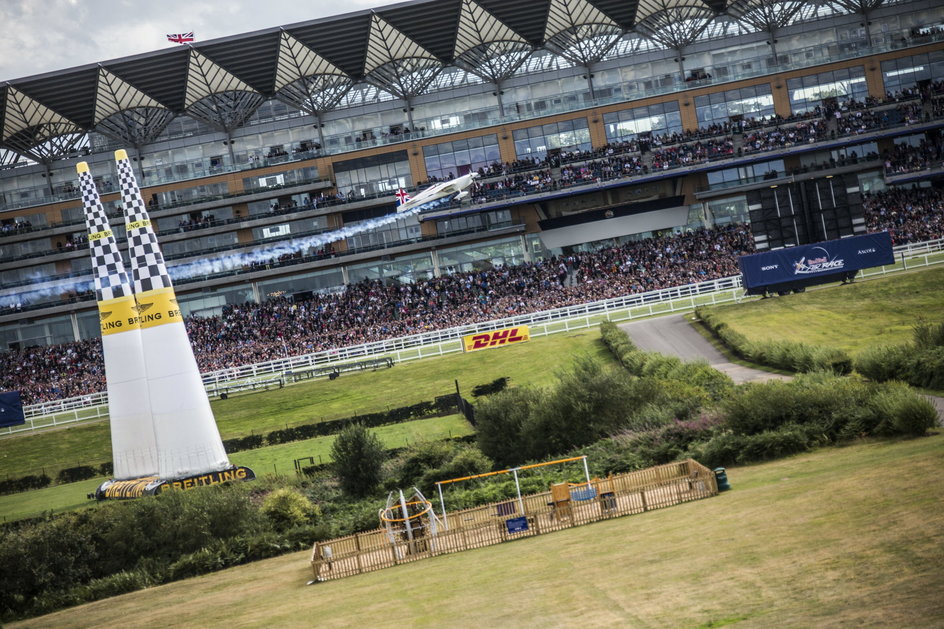 Red Bull Air Race w Ascot - Paul Bonhomme