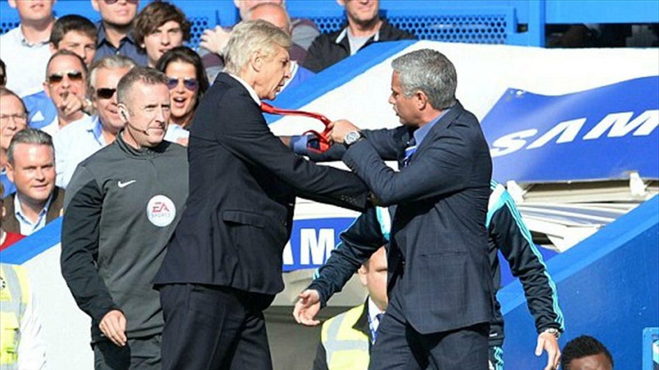 Mourinho i Wenger poszarpali się w trakcie meczu 