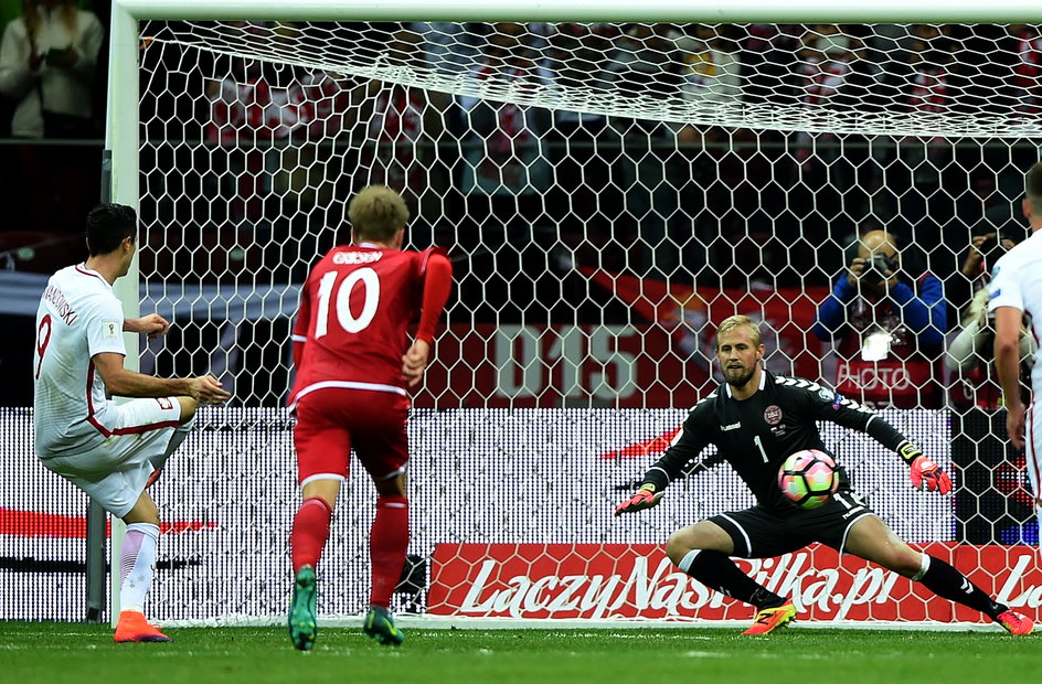 Robert Lewandowski i Kasper Schmeichel (8 października 2016)