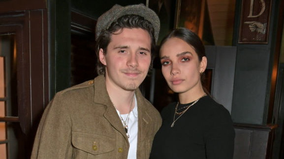 Brooklyn Beckham i Hana Cross