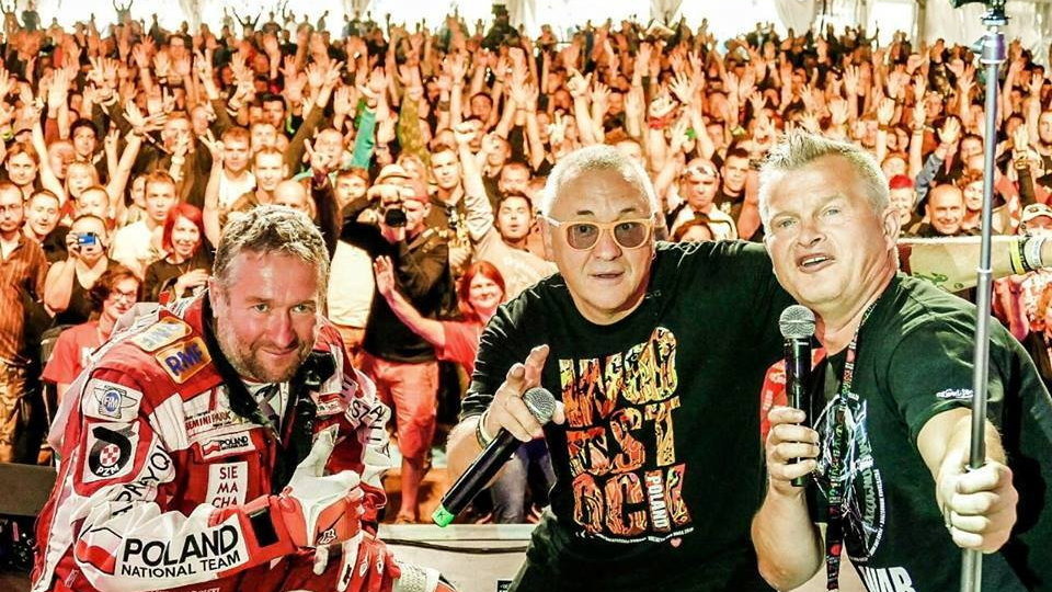 Rafał Sonik, Jurek Owsiak i Irek Bieleninik w namiocie ASP podczas Przystanku Woodstock, fot. Fot. Mateusz Szelc