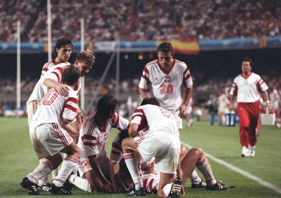 Polska kadra olimpijska w Barcelonie 1992. Biało-czerwoni zdobyli srebrny medal, a Andrzej Juskowiak z siedmioma golami został najlepszym strzelcem