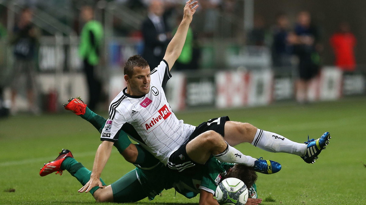 Legia Warszawa. Walczy Tomasz Brzyski