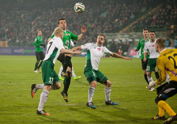 PIŁKA NOŻNA EKSTRAKLASA GÓRNIK ŁĘCZNA ŚLĄSK WROCŁAW ( Piotr Celeban Mariusz Pawelec Jakub Wrąbel)