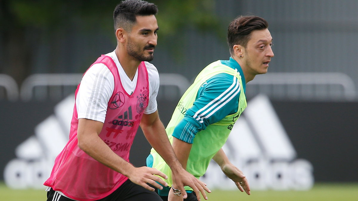 Mesut Özil ostrzega kolegów przed Benzemą