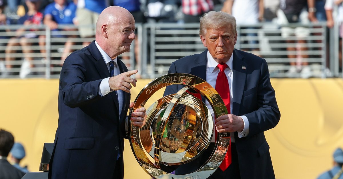 Donald Trump zabrał trofeum Chelsea. Oto co dostali w zamian