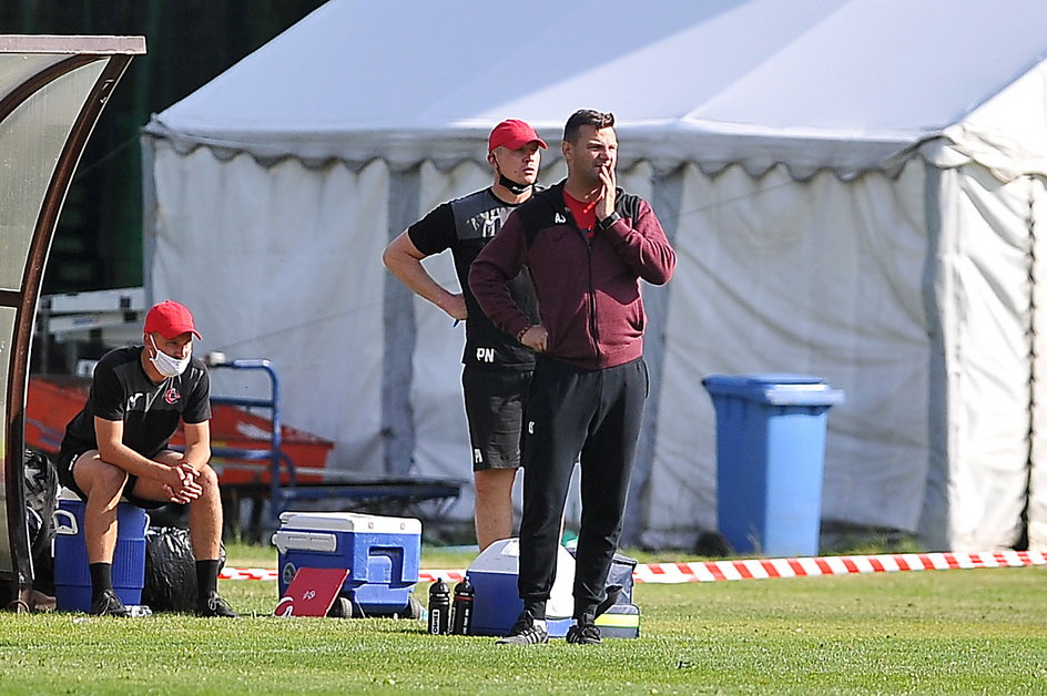 Widzew Łódź jest jednym z klubów, który interesuje się Adrianem Stawskim. W poprzednim sezonie jego Bytovia dwukrotnie mierzyła się z RTS w II lidze. Czarne Wilki u siebie wygrały 2:1, na wyjeździe uległy 0:4.