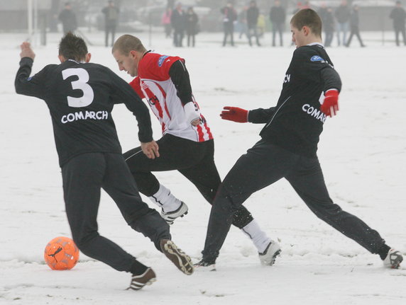 PIŁKA NOŻNA NOWOROCZNY TRENING PIŁKARZY CRACOVII