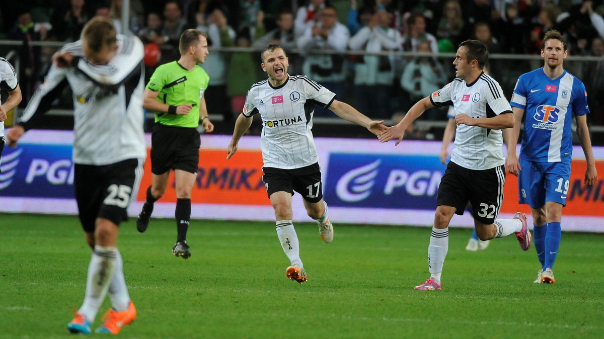 PIŁKA NOŻNA LEGIA KONTRA LECH ( Tomasz Brzyski)