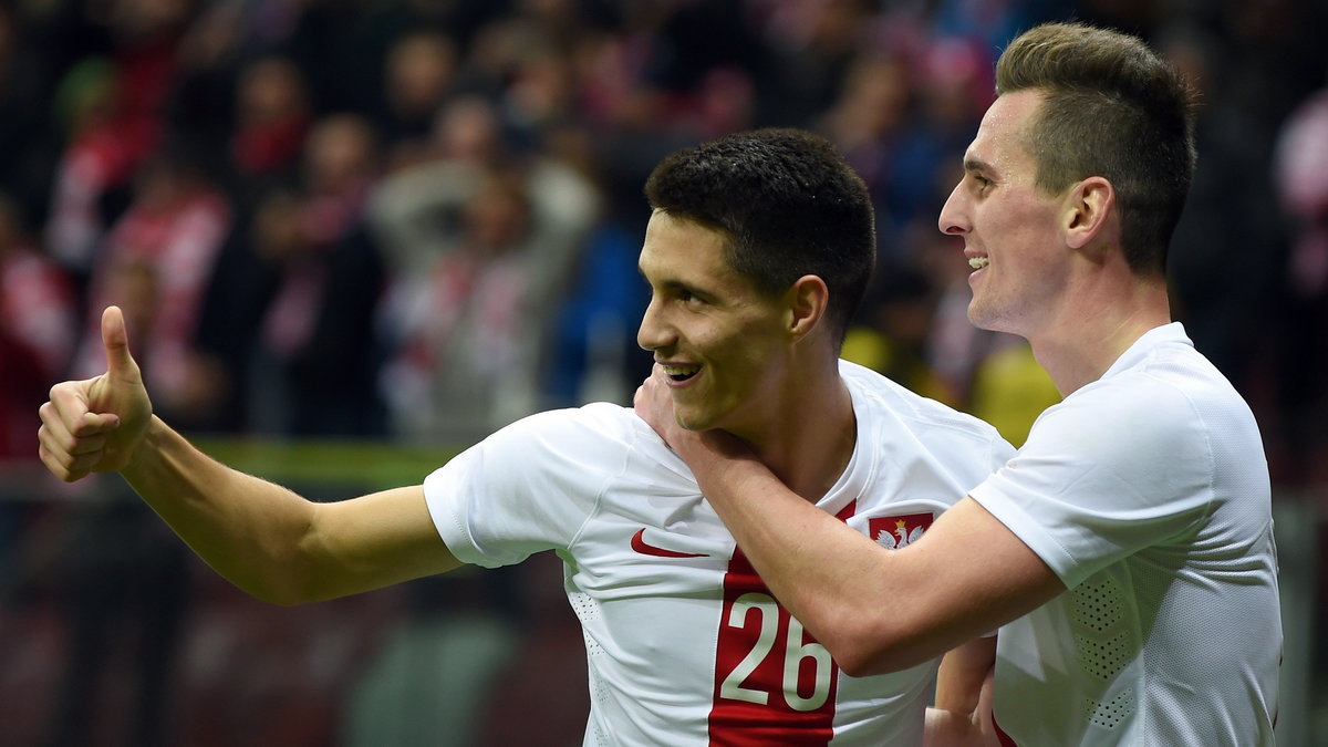 Bartosz Kapustka (L) i Arkadiusz Milik