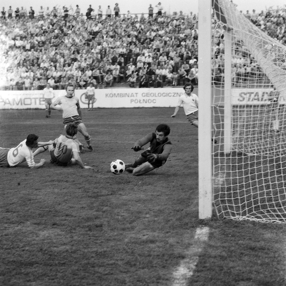 Widzew - Arka. Broni Stanisław Burzyński