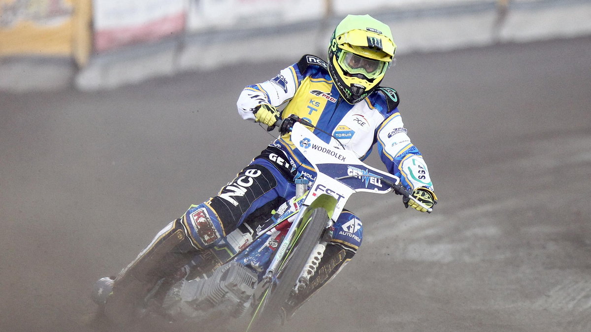 CHRIS HOLDER