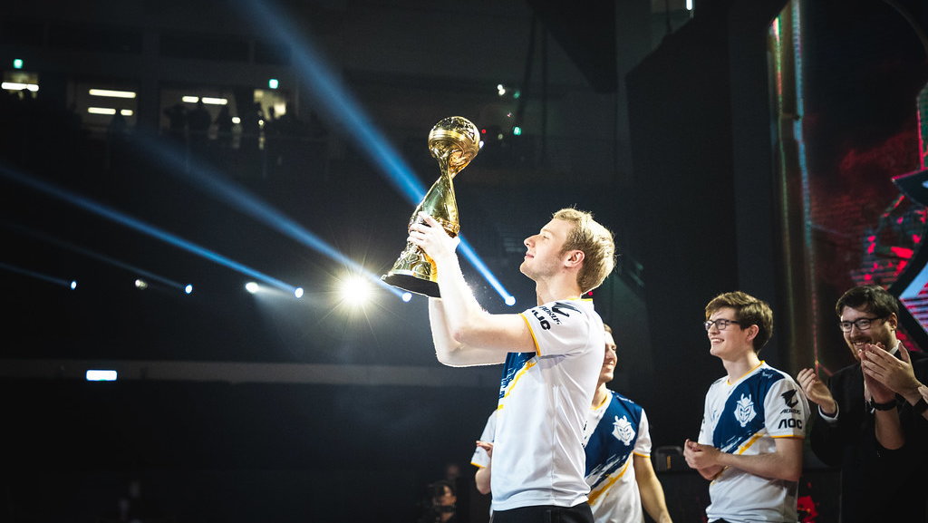 Jankos z pucharem MSI