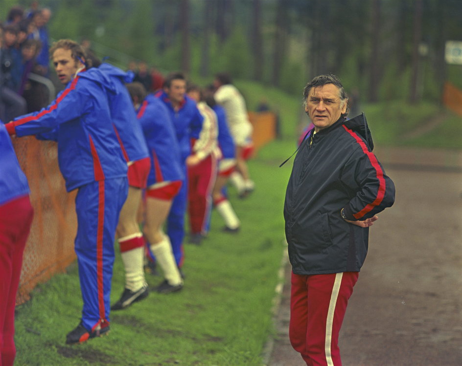 Grzegorz Lato i Kazimierz Górski na zgrupowaniu reprezentacji Polski przed MŚ 1974