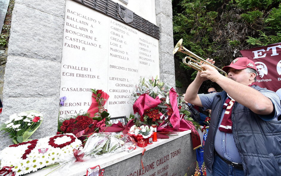 Kibice Torino co roku wspominają tragedię, w której zginęła cała drużyna.