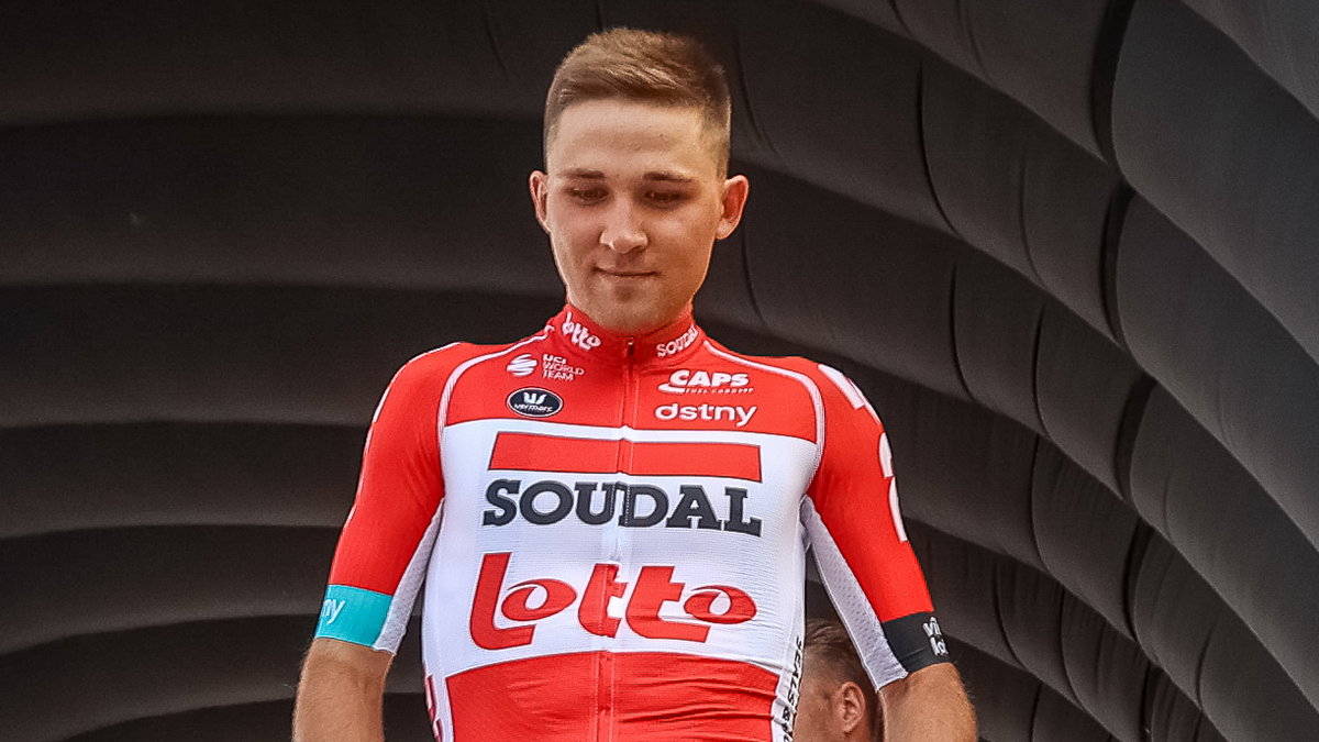Kamil Malecki podczas prezentacji drużyn na Tour de Pologne (22 lipca 2022 r.)