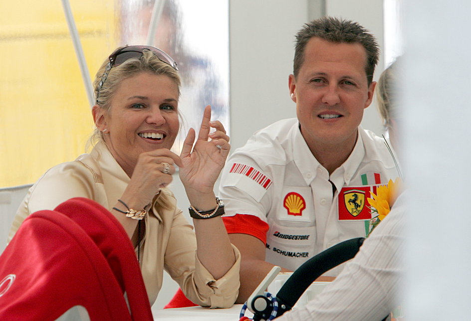 Corinna i Michael Schumacherowie podczas wyścigu Formuły 1 w 2007 r.