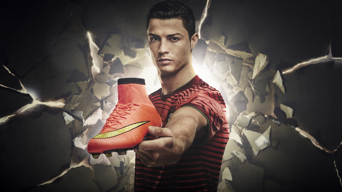 Cristiano Ronaldo zaprezentował nowe buty piłarskie Mercurial Superfly