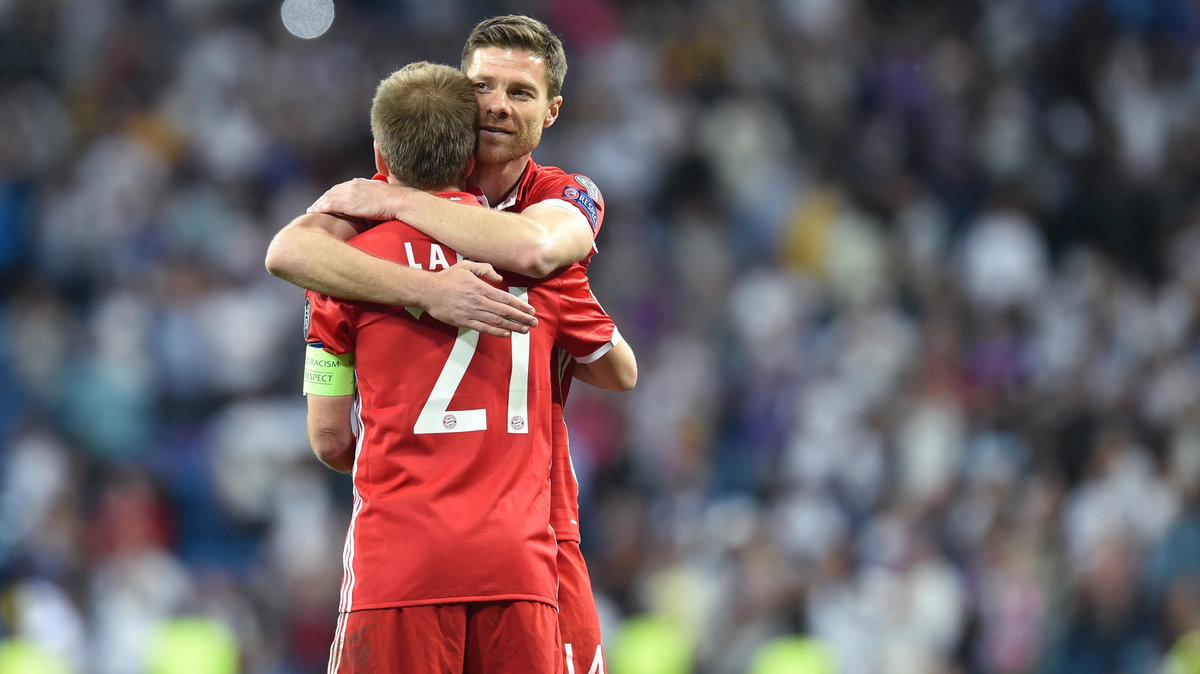 Philipp Lahm Xabi Alonso