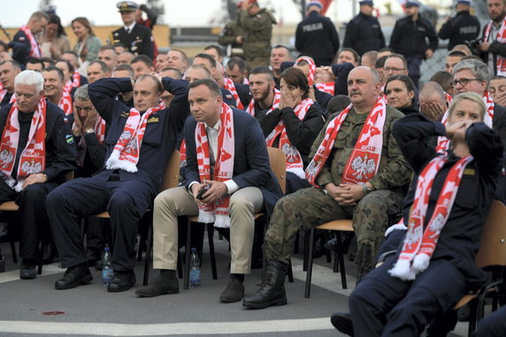 18624238 - GDYNIA PIŁKARSKIE MŚ2018 PREZYDENT DUDA KIBICUJE POLAKOM (Prezydent Andrzej Duda Paweł Werner Jarosław Mika)