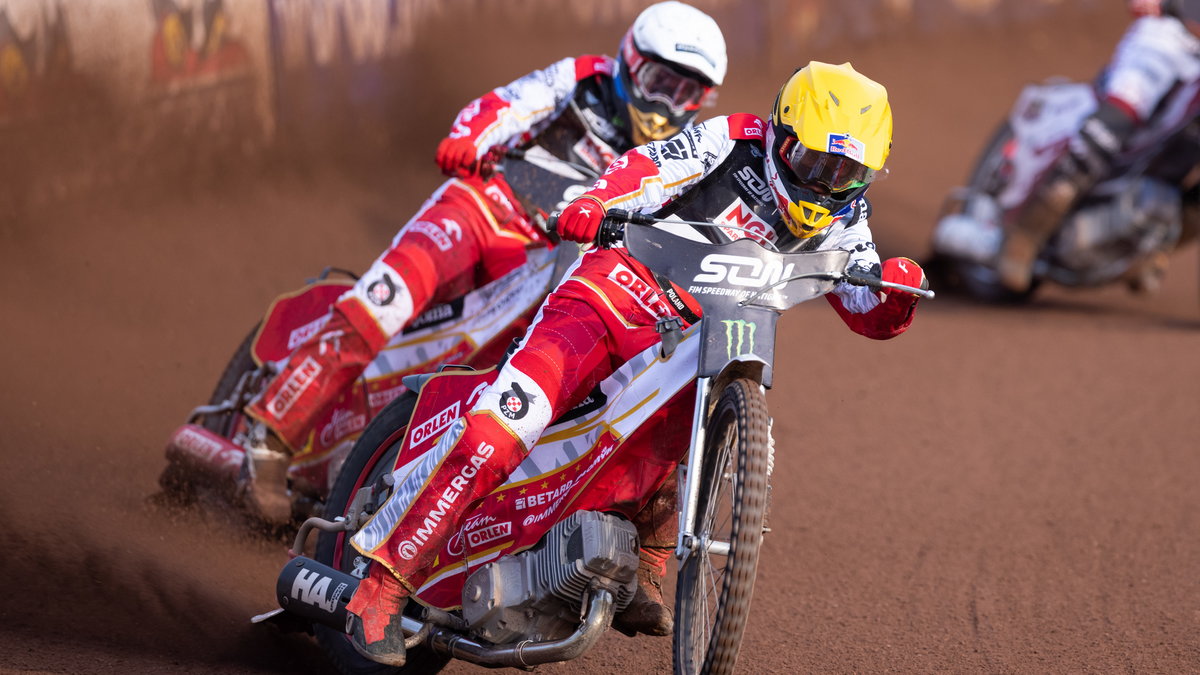 2021.10.16 Manchester Zuzel Speedway 2021 Speedway of Nations SoN Mistrzostwa Swiata Speedway of Nations - final 1 N/z Maciej Janowski (z), Bartosz Zmarzlik (b) Foto Marcin Karczewski / PressFocus 2021.10.16 Speedway 2021 Speedway of Nations SoN Speedway of Nations - final 1 N/z Maciej Janowski (z), Bartosz Zmarzlik (b) Foto Marcin Karczewski / PressFocus