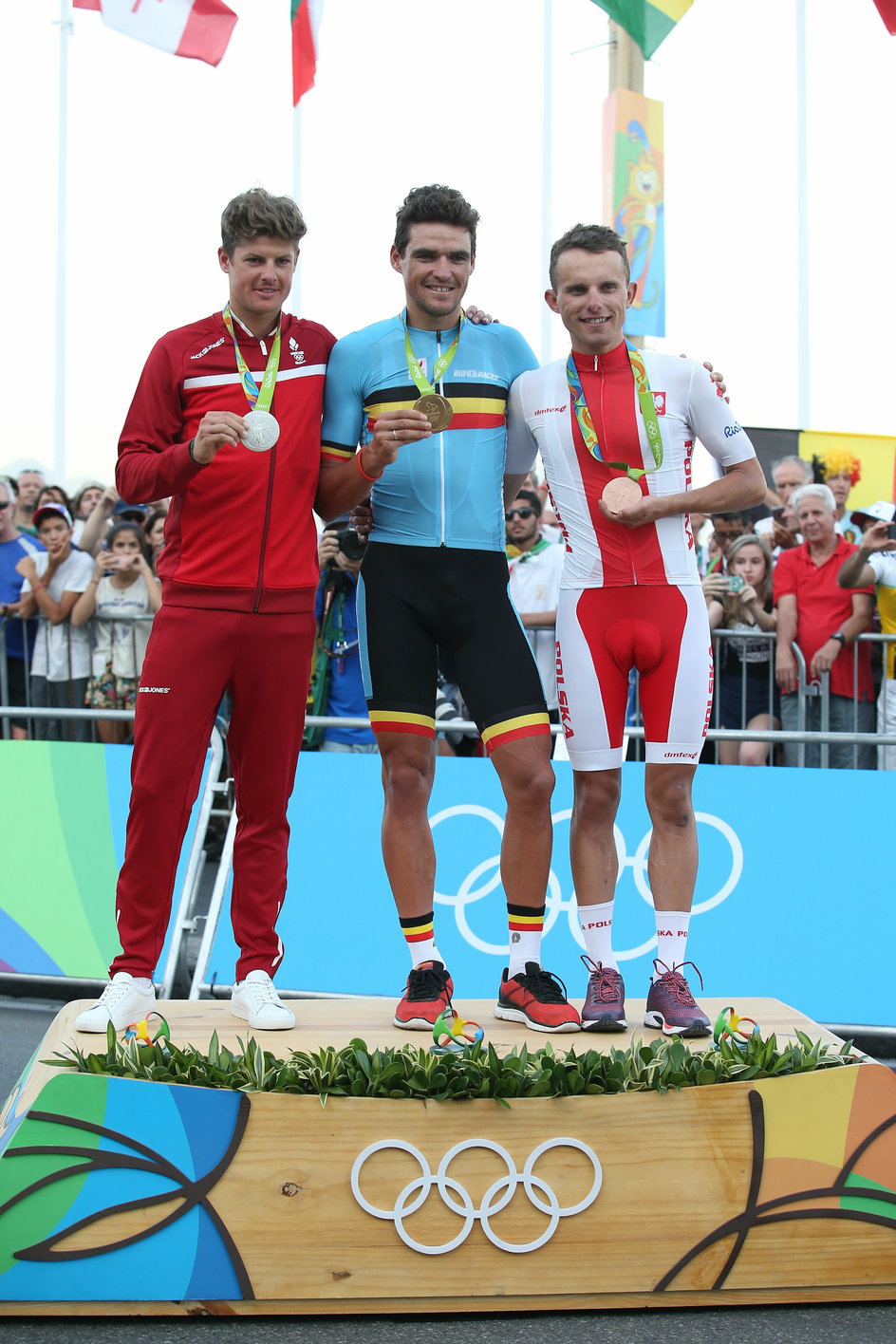 Trzech najlepszych kolarzy indywidualnego wyścigu podczas igrzysk olimpijskich 2016. Od prawej: Rafał Majka – brąz, Greg Van Avermaet – złoto i Jakob Fugslang – srebro.