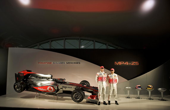 2010-01-29T113604Z_01_KFD11_RTRIDSP_3_MOTOR-RACING-MCLAREN.jpg