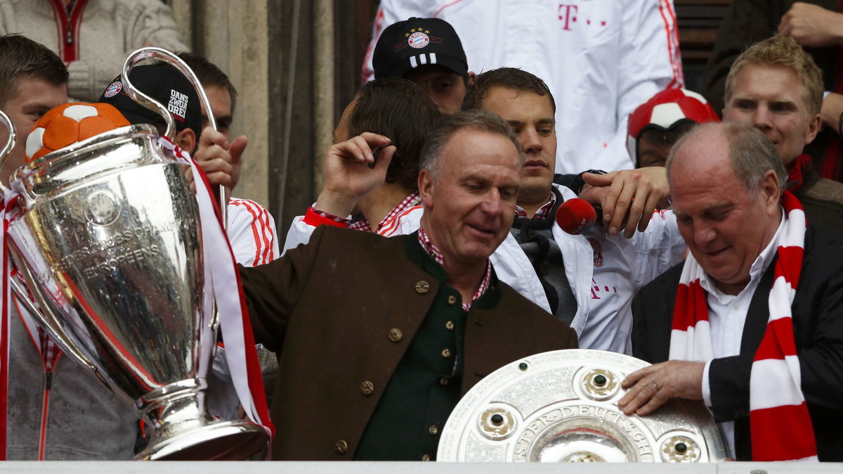 Karl-Heinz Rummenigge (w środku)