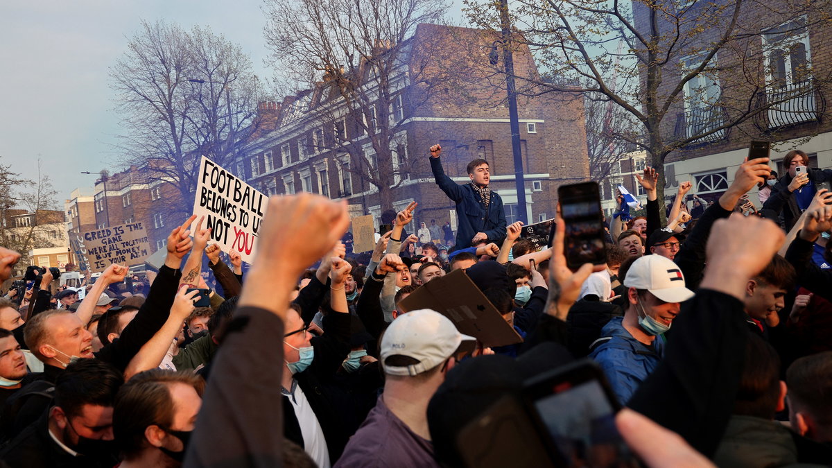 Kibice Chelsea tłumnie wyszli na ulice, by protestować przeciwko Superlidze