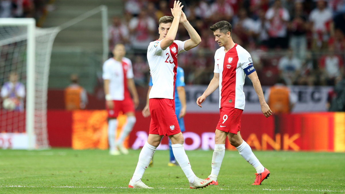 Krzysztof Piątek (L) i Robert Lewandowski