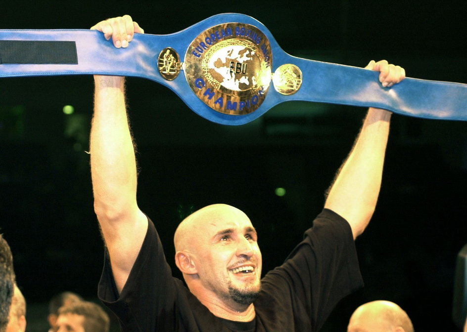 W 2002 roku w Dortmundzie Przemysław Saleta osiągnął życiowy sukces w boksie, zdobywając zawodowe mistrzostwo Europy wagi ciężkiej po pokonaniu Luana Krasniqiego.