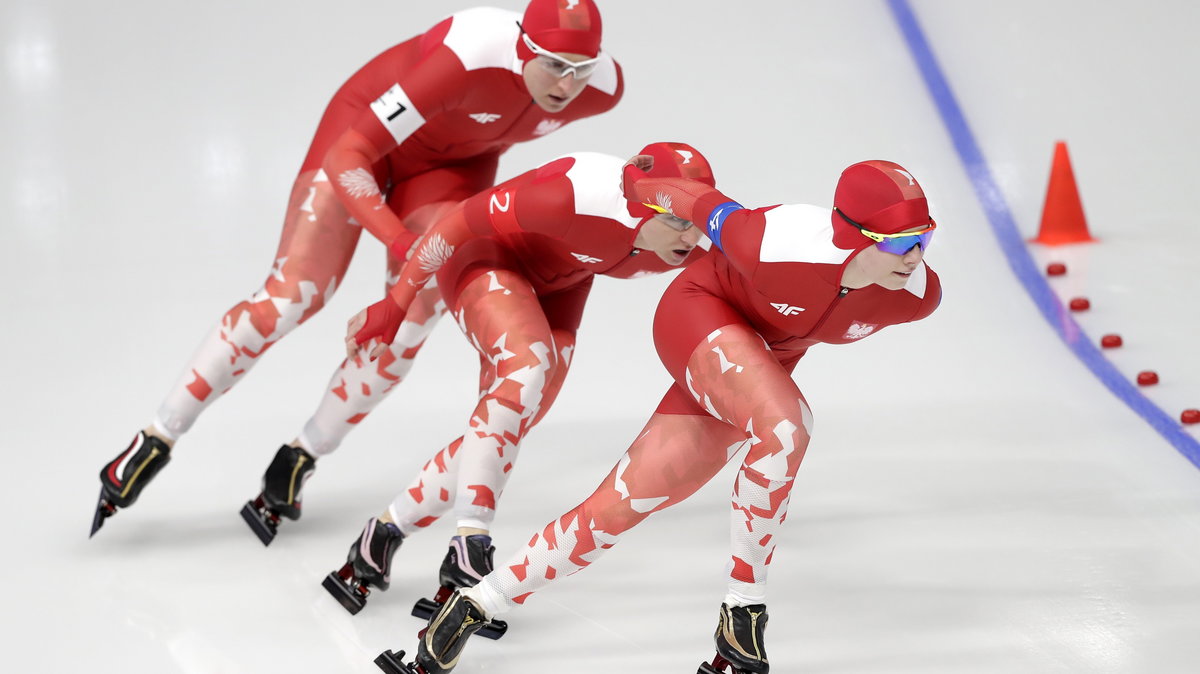 Natalia Czerwonka,  Luiza Zlotkowska i Karolina Bosiek