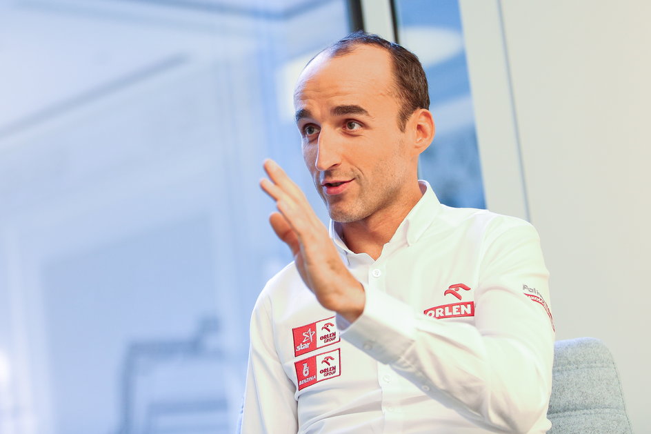 Robert Kubica przed sezonem weźmie udział w kwietniowych testach na torze Catalunya.