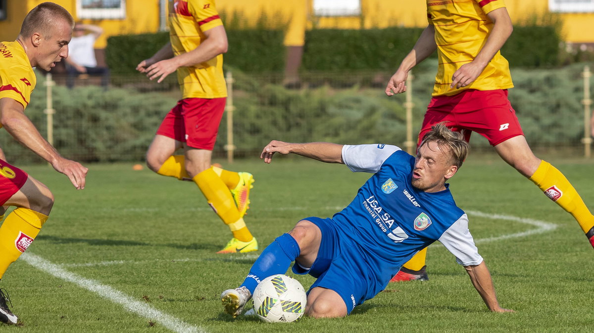 Marcin Garuch (Miedź II Legnica) i Adrian Repski (Ślęza Wrocław)