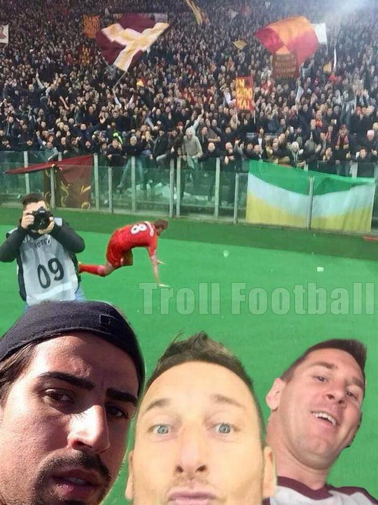 "Selfie" Tottiego robi furorę w sieci