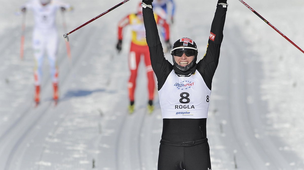 2009-12-20T142530Z_01_POK03_RTRIDSP_3_NORDIC-SKIING.jpg